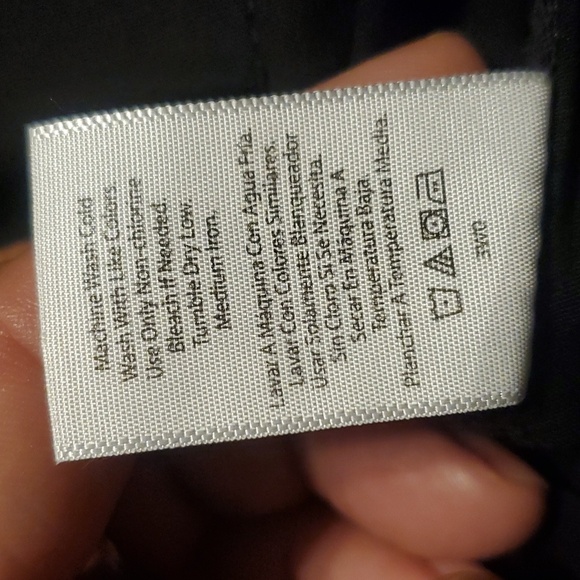 TIME AND TRU HI-RISE RELAXED FIT CARGO CAPRI Size 4 - Picture 14 of 14